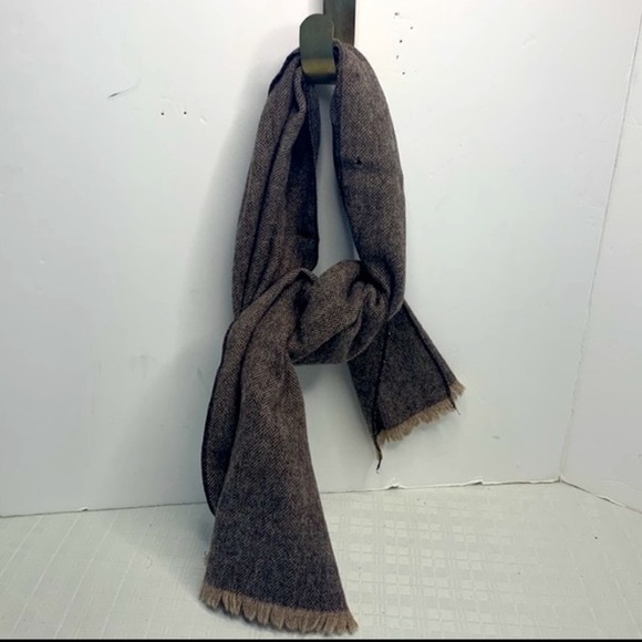 Vintage Christian Dior Marino Wool scarf - Picture 7 of 10